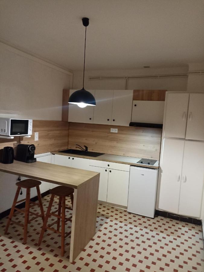 Les Hebergements De La Plage En Ville Мартиг Екстериор снимка