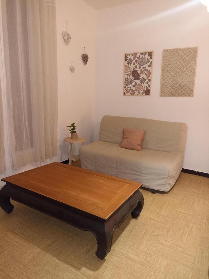 Les Hebergements De La Plage En Ville Мартиг Екстериор снимка