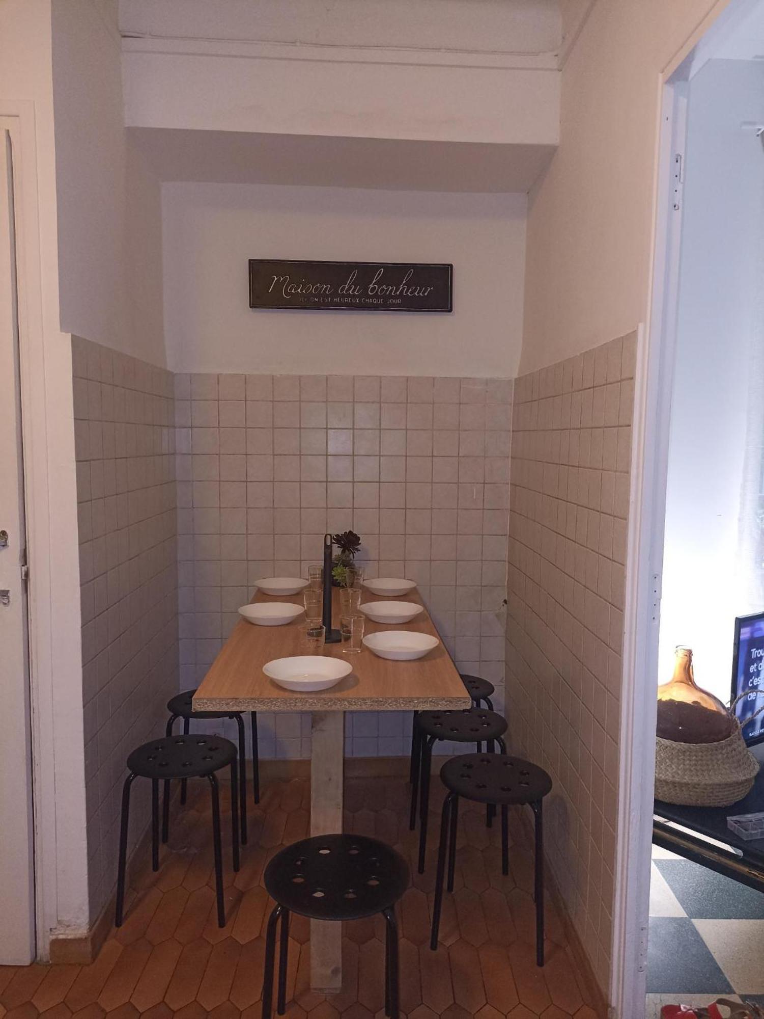Les Hebergements De La Plage En Ville Мартиг Екстериор снимка